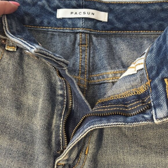 PacSun Womens Mom High-Waisted Denim Shorts Size 28 Light Wash - Picture 3 of 10